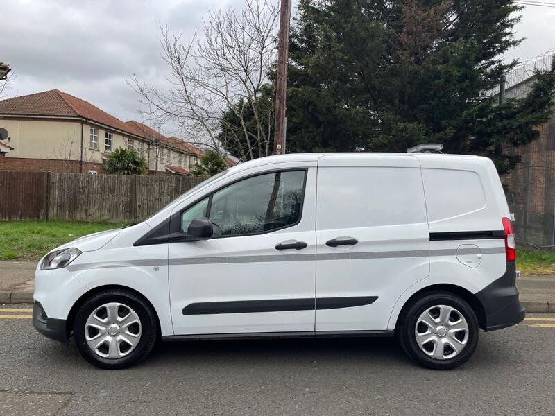 FORD TRANSIT COURIER