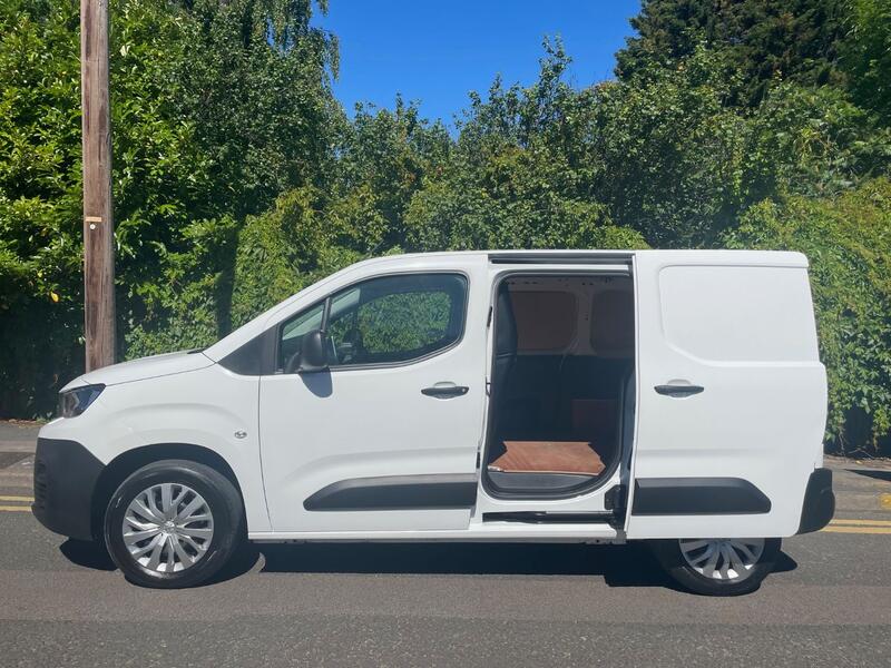 PEUGEOT PARTNER