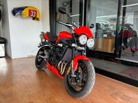 TRIUMPH STREET TRIPLE 675