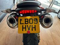 TRIUMPH STREET TRIPLE 675