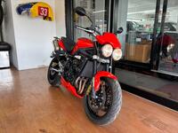 TRIUMPH STREET TRIPLE 675