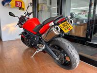 TRIUMPH STREET TRIPLE 675