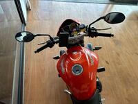 TRIUMPH STREET TRIPLE 675