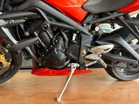 TRIUMPH STREET TRIPLE 675