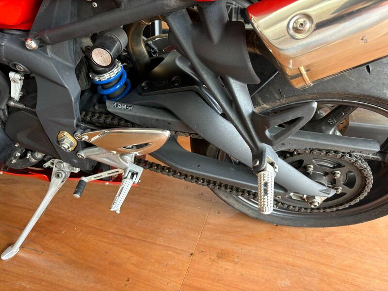 TRIUMPH STREET TRIPLE 675