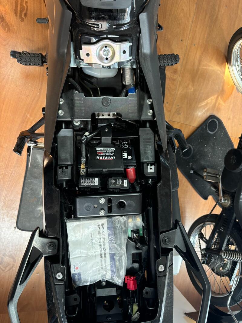 SUZUKI DL
