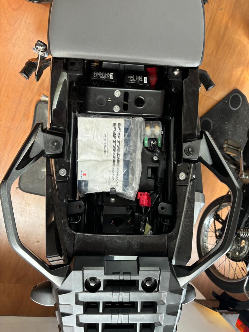 SUZUKI DL